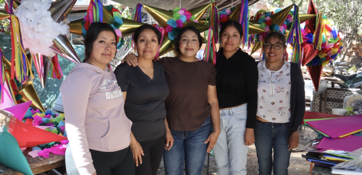 Ajijic family keeps piñata tradition alive